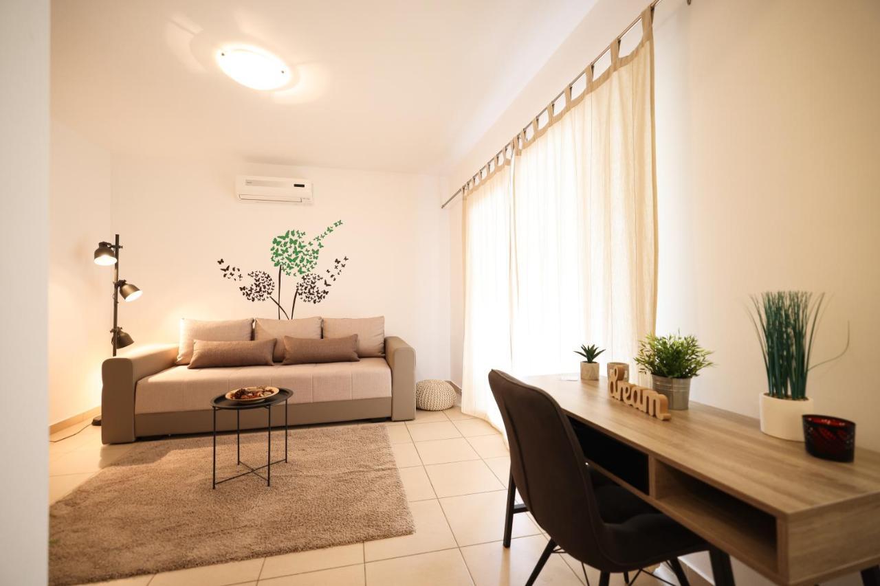 Luxury Villa Nada With Pool بيتريتْشاني المظهر الخارجي الصورة