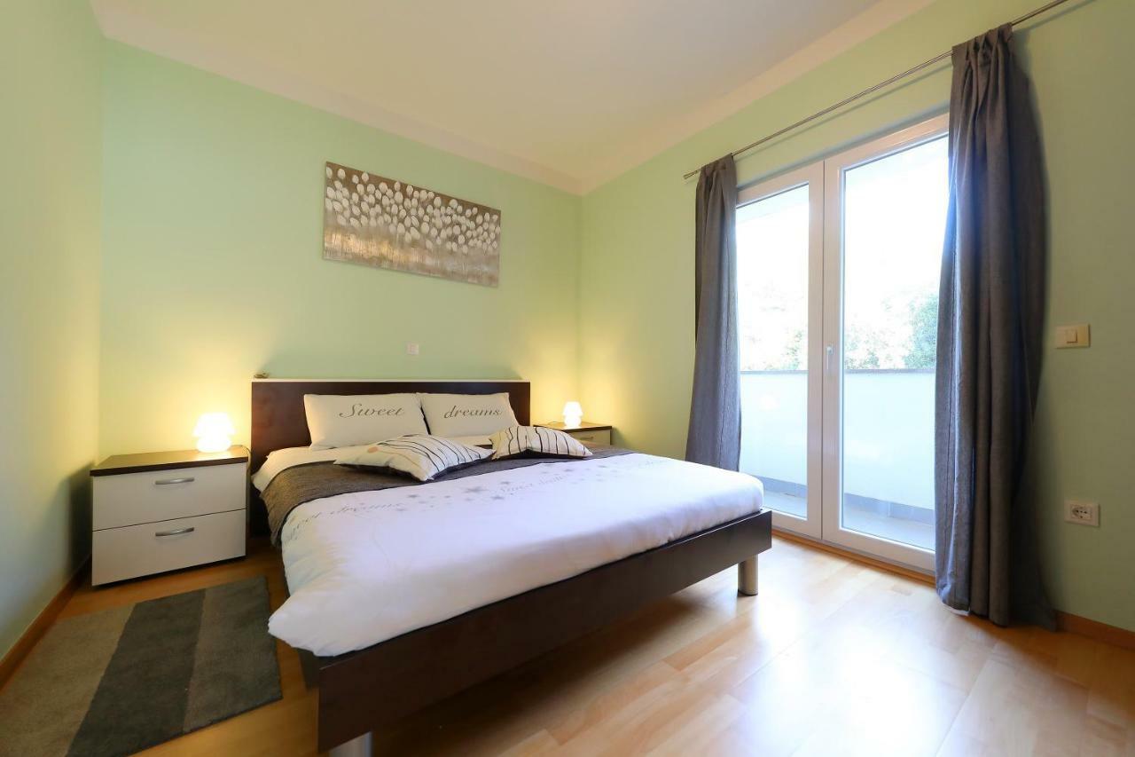 Luxury Villa Nada With Pool بيتريتْشاني المظهر الخارجي الصورة