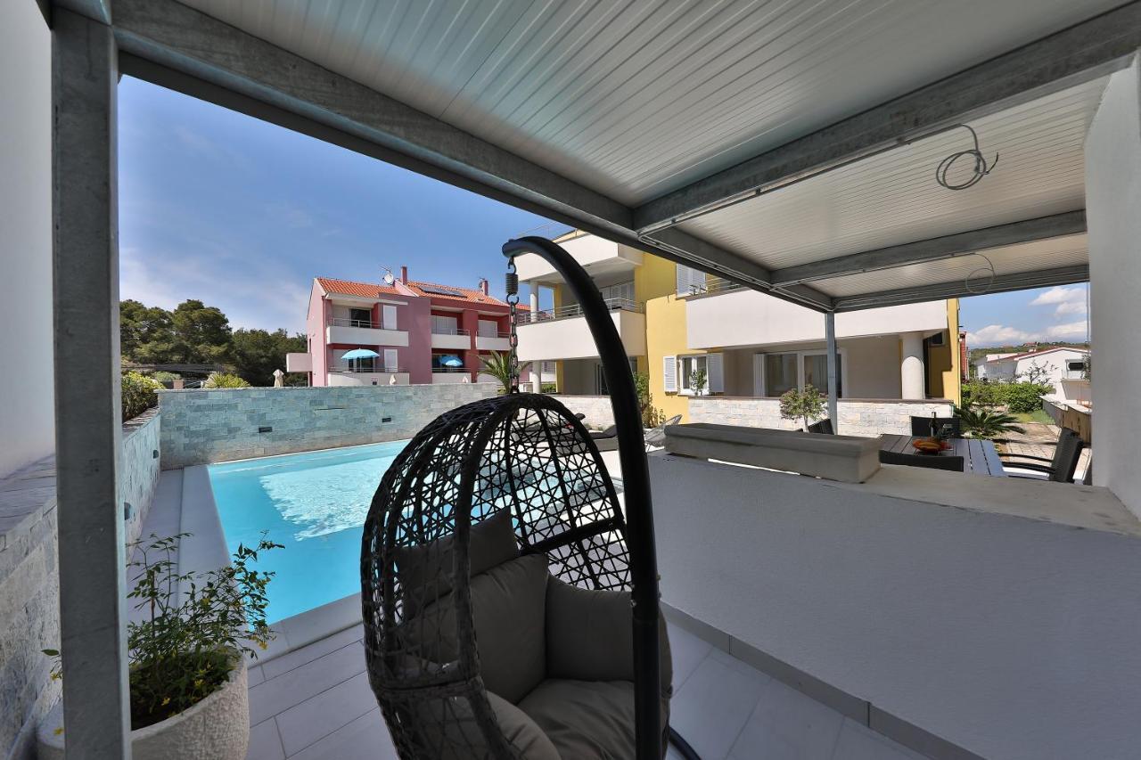 Luxury Villa Nada With Pool بيتريتْشاني المظهر الخارجي الصورة